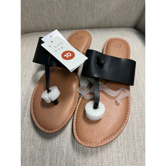 a new day Shoes - NWT Ladies A New Day Black Amelia Faux Leather Memory Foam Sandals - Size 10